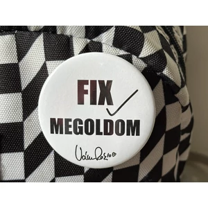 Fix megoldom kitűző