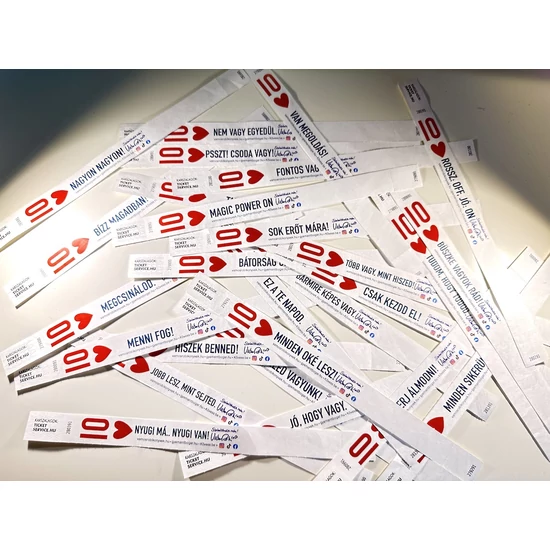 Erő minden napra - 27 darabos szív tízes Vámos Robis Karszalag csomag